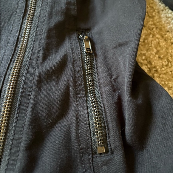 Like new😎Liverpool Women's Black Leather Jacket - Picture 5 of 6